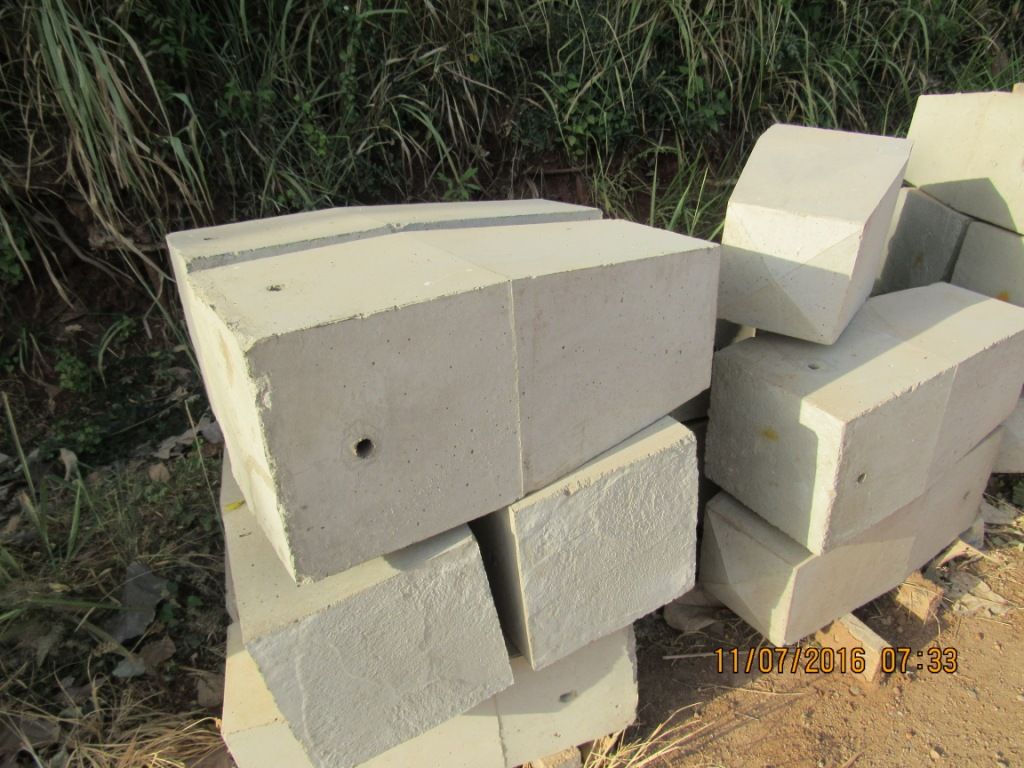 ICC Precast Guard Stone 720 (300-300)x(255-255)x720mm